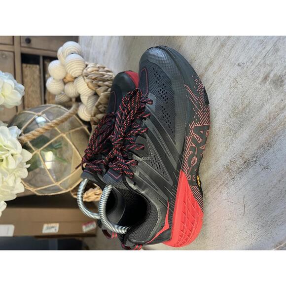 Hoka Speedgoat 3 - Picture 1 of 3